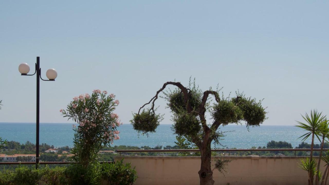 Villa dei pini Vieste Esterno foto